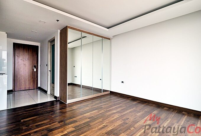 The Peak Towers Pattaya Condo For Sale – PEAKT45