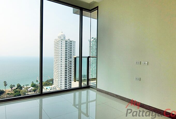 The Riviera WongAmat Beach Pattaya Condo For Sale – RW52
