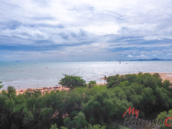 Grand Florida Beachfront Resort Pattaya Condo For Sale – GF01