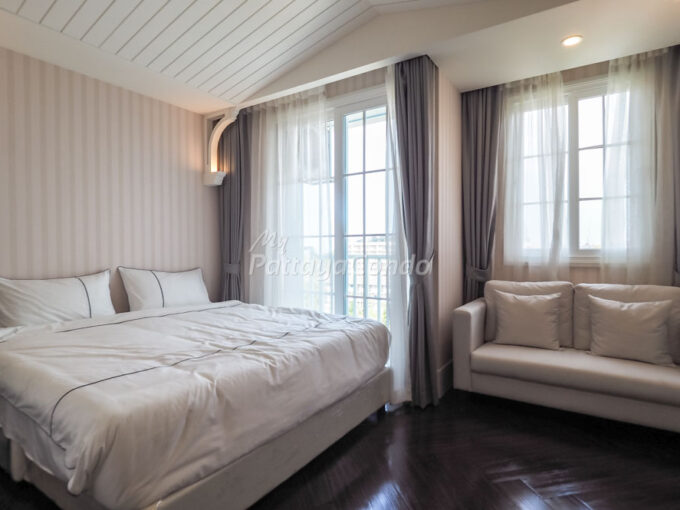 Grand Florida Beachfront Resort Pattaya Condo For Sale – GF03