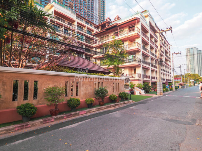 Jomtien Beach Penthouses Pattaya Condo For Sale & Rent