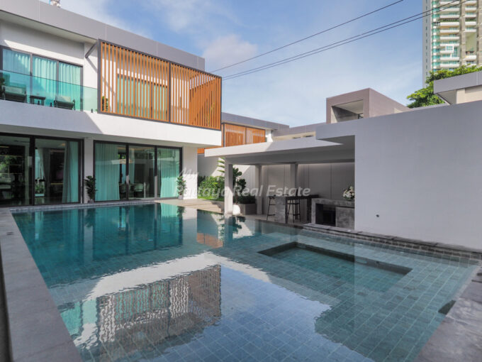 Private Pool Villa Jomtien House For Sale – HJEMR01