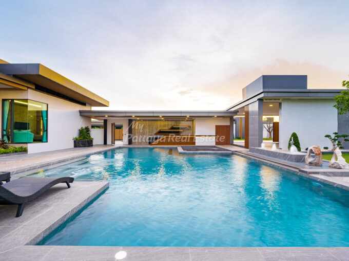 M Mountain Grand Villa East Pattaya House For Sale – HEMMG01