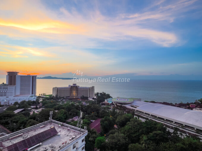 Sky Residences Pattaya Condo For Sale – AMR112