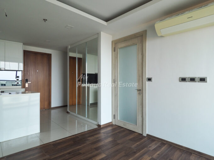 The Peak Towers Pattaya Condo For Sale – PEAKT87