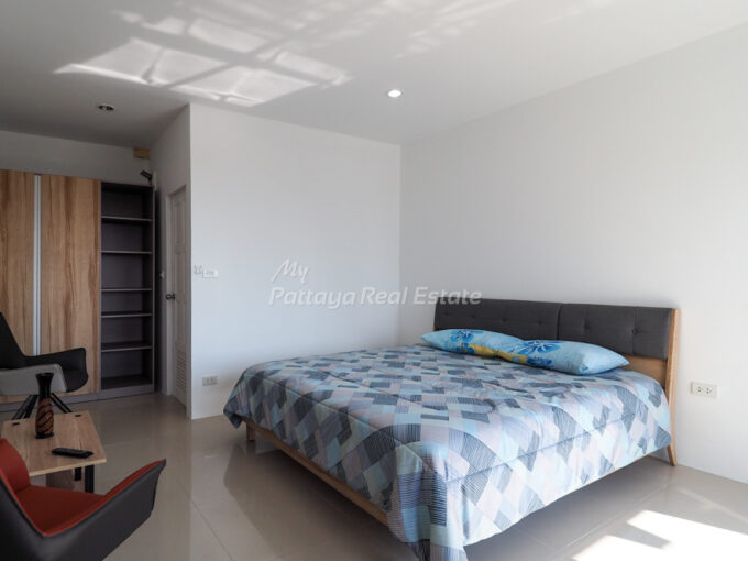 AD Hyatt WongAmat Pattaya Condo For Sale – AD09