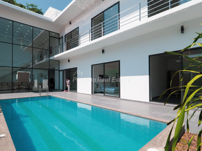 Pratumnak Villa For Sale 6 Bedroom With Private Pool - HP0011