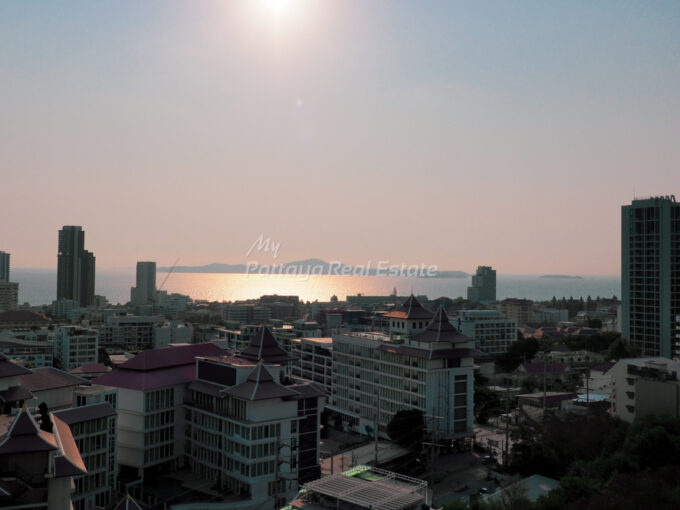 The Axis Condominium Pattaya Condo For Sale – AXIS42