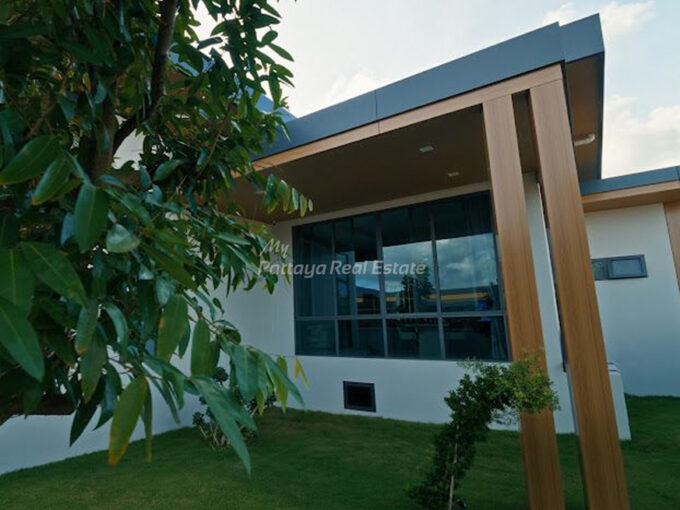 M. Mountain Grand Villa Pattaya House For Sale in East Pattaya With Private Pool - HEMMG03