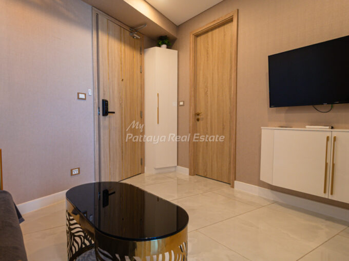Copacabana Beach Jomtien Condo For Sale – COPAC26