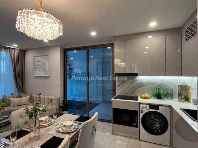 Copacabana Coral Reef Jomtien Condo For Sale – COPAR05