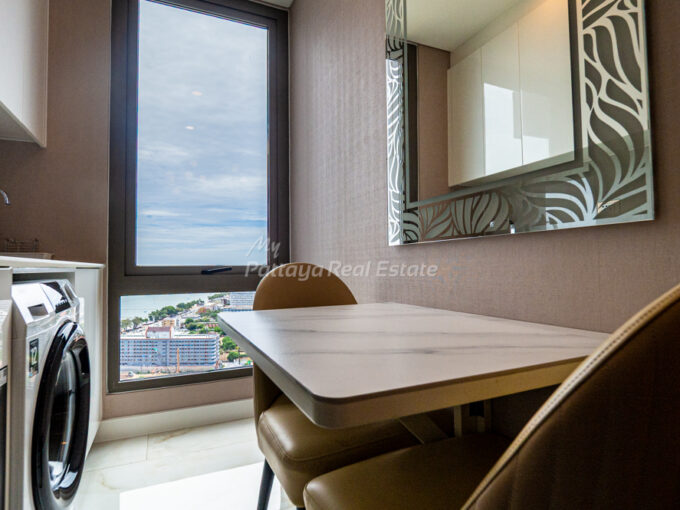Copacabana Beach Jomtien Condo For Sale – COPAC27