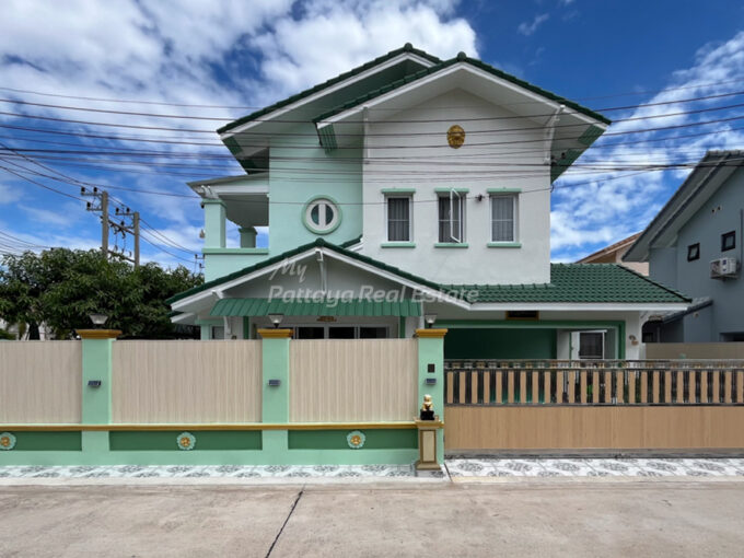 Baan Fah Rim Haad Village Jomtien 4 bedroom for sale HJBFR01 (1)