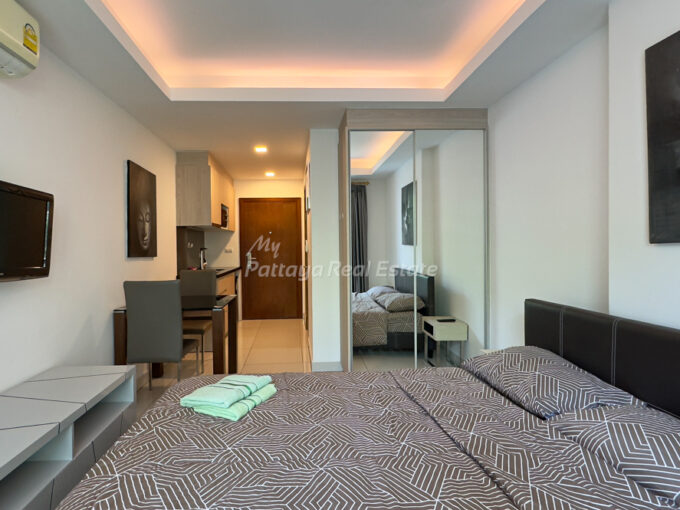 Laguna Beach Resort 2 Studio with pool view for sale LBR2J42