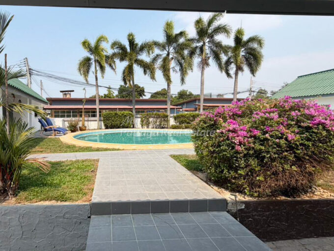 Private Pool Villa East Pattaya House For Sale & Rent - HE0052