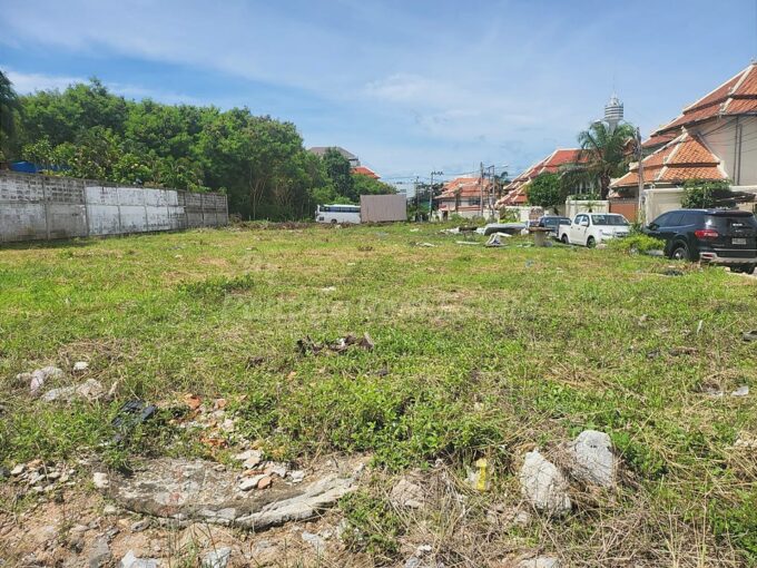 Empty Land Plot Praumnak 4 Alley Land For Sale - My Pattaya Real Estate - LH0002